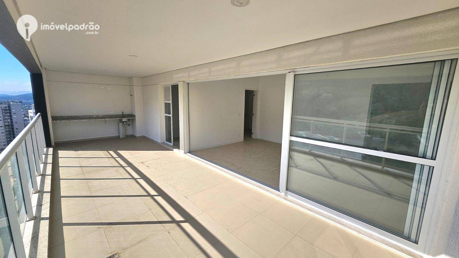 Apartamento à venda com 4 quartos, 200m² - Foto 1