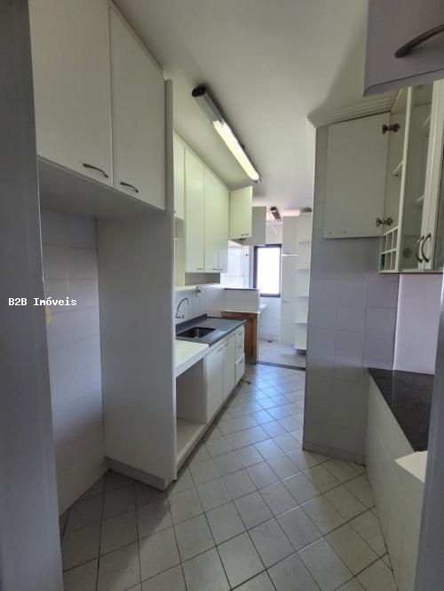 Apartamento à venda com 2 quartos, 62m² - Foto 3