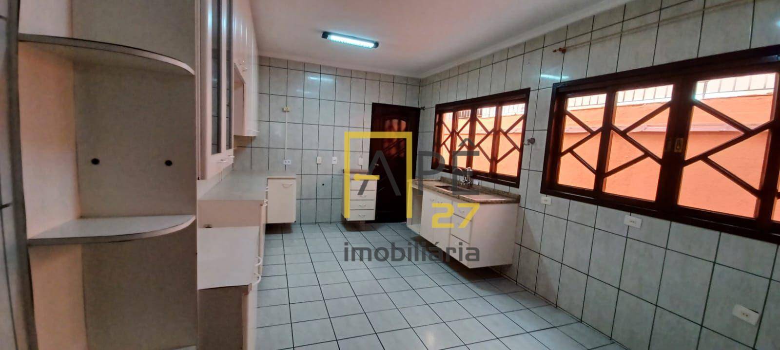 Sobrado à venda com 4 quartos, 220m² - Foto 8