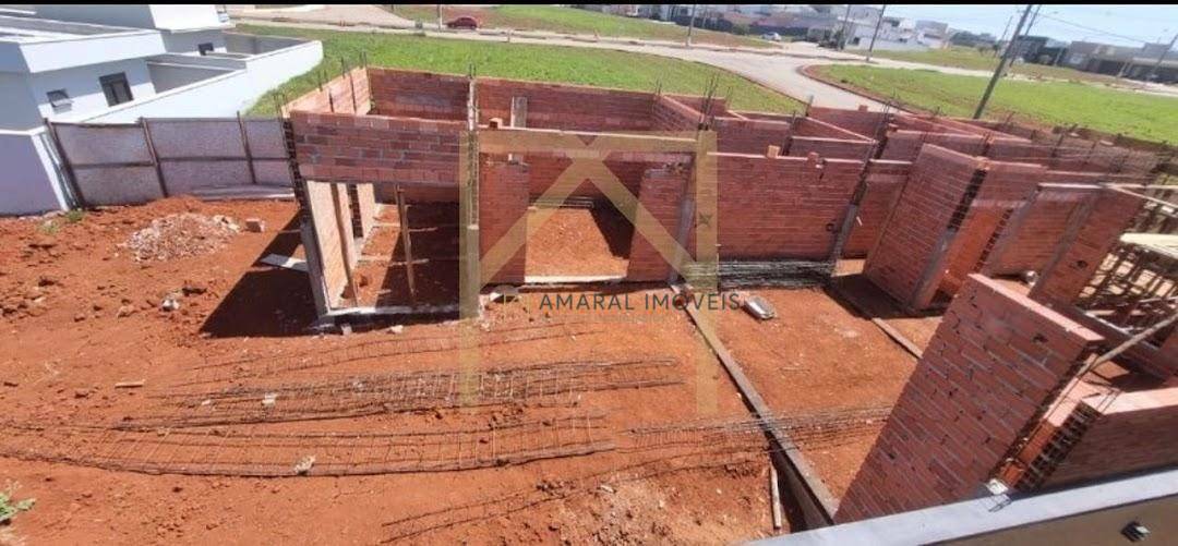 Casa de Condomínio à venda com 4 quartos, 200m² - Foto 2