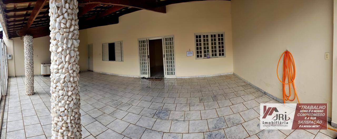 Casa à venda com 3 quartos, 186m² - Foto 2