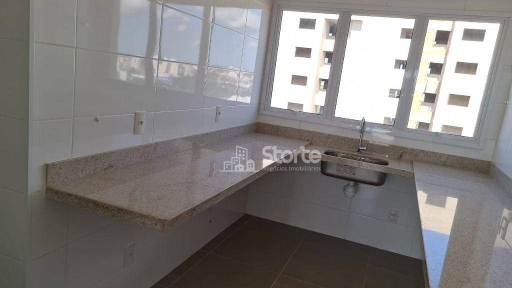 Apartamento à venda com 3 quartos, 136m² - Foto 19