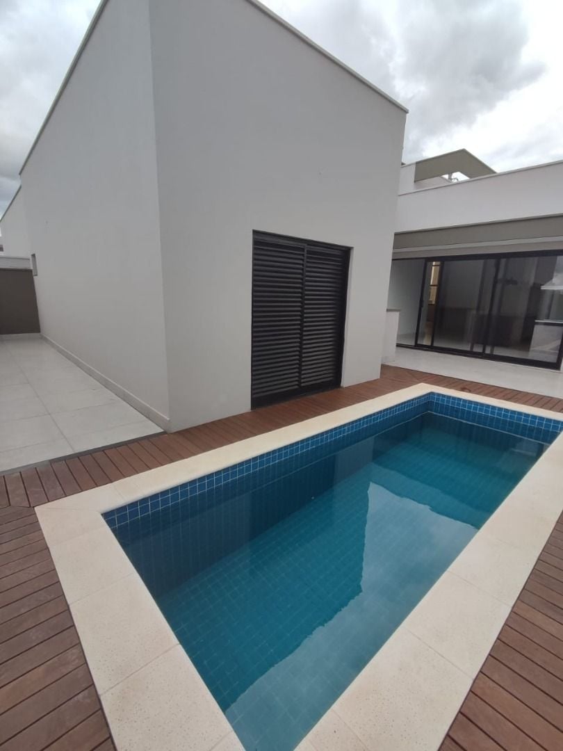 Casa à venda com 3 quartos, 200m² - Foto 3