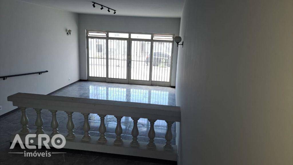 Casa para alugar com 7 quartos, 288m² - Foto 22
