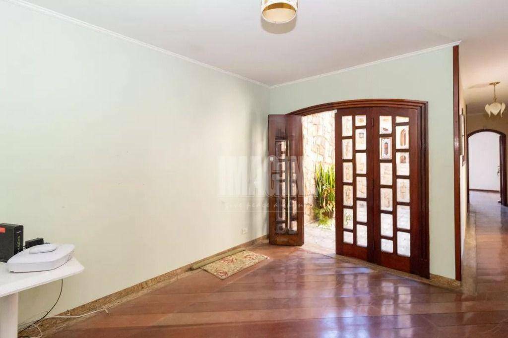 Sobrado, 5 quartos, 440 m² - Foto 2