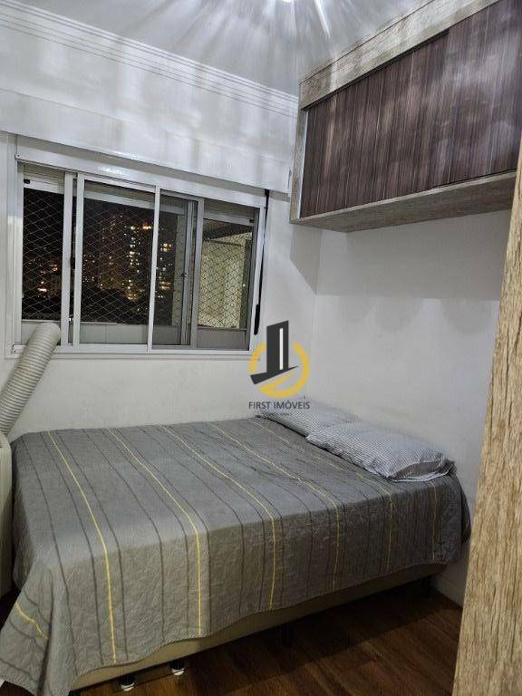 Apartamento à venda com 2 quartos, 72m² - Foto 10