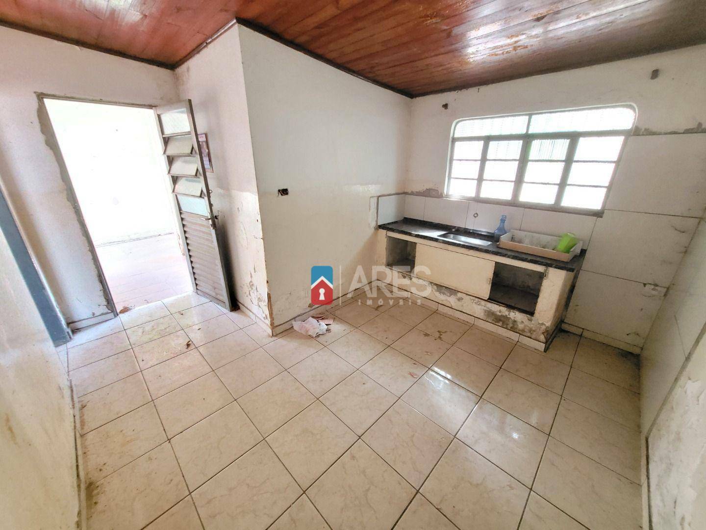 Casa à venda com 2 quartos, 100m² - Foto 9