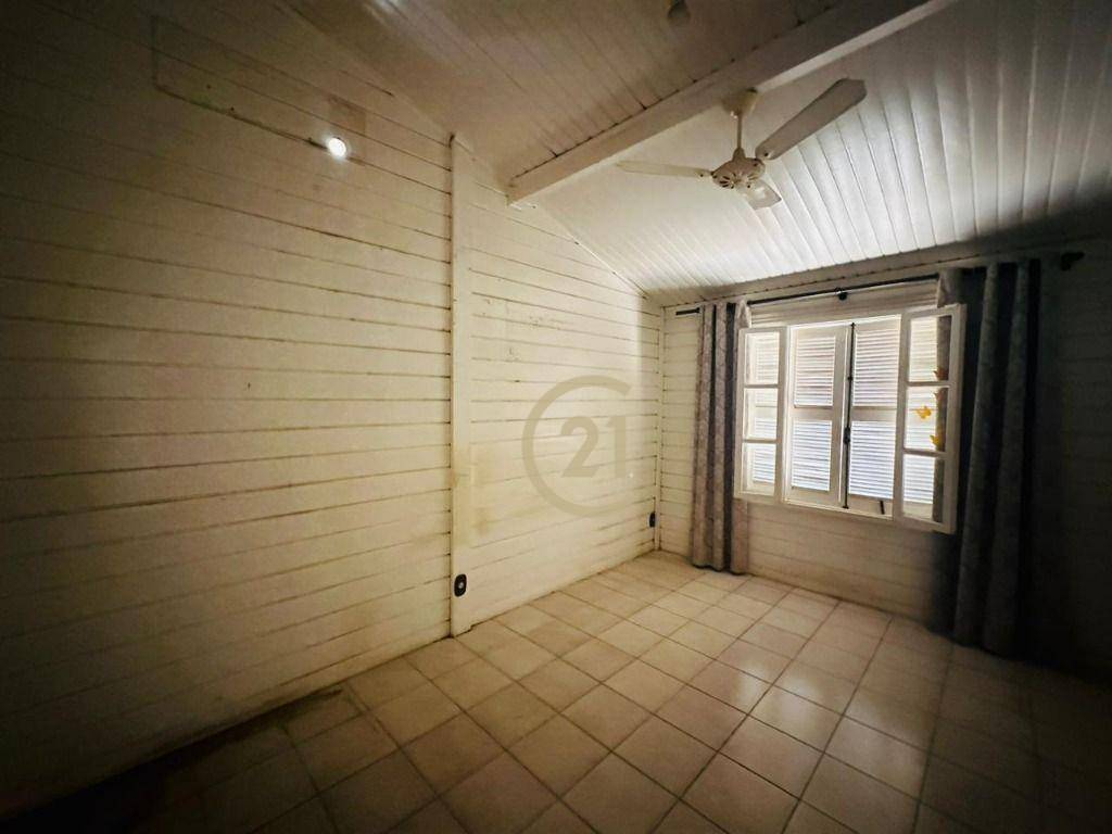 Chácara à venda com 3 quartos, 330m² - Foto 13