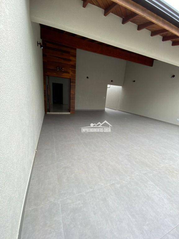 Casa à venda com 3 quartos, 180m² - Foto 2