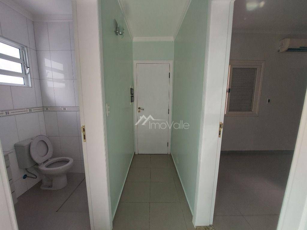 Casa de Condomínio para alugar com 5 quartos, 350m² - Foto 15