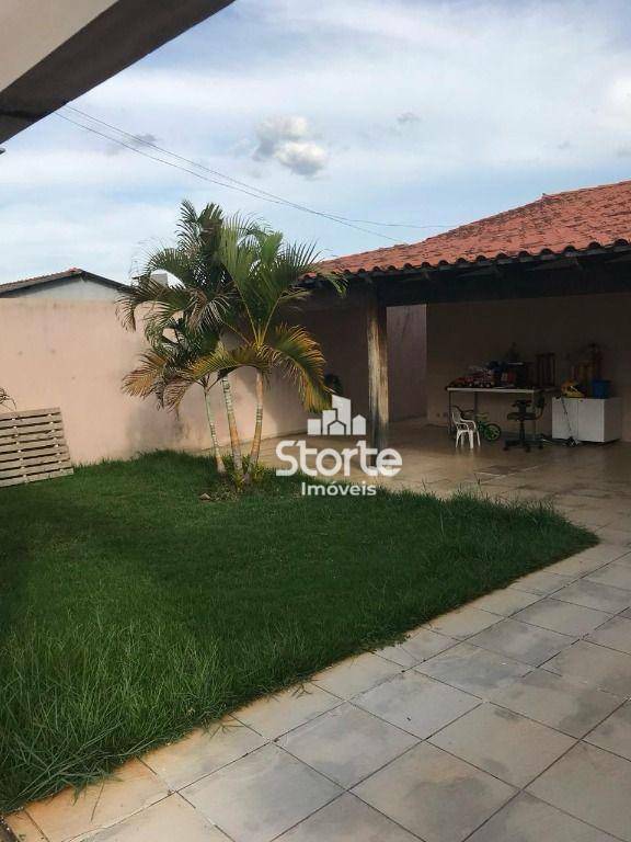 Casa à venda com 3 quartos, 190m² - Foto 1