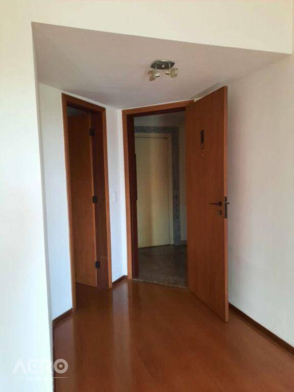 Apartamento à venda e aluguel com 3 quartos, 150m² - Foto 4