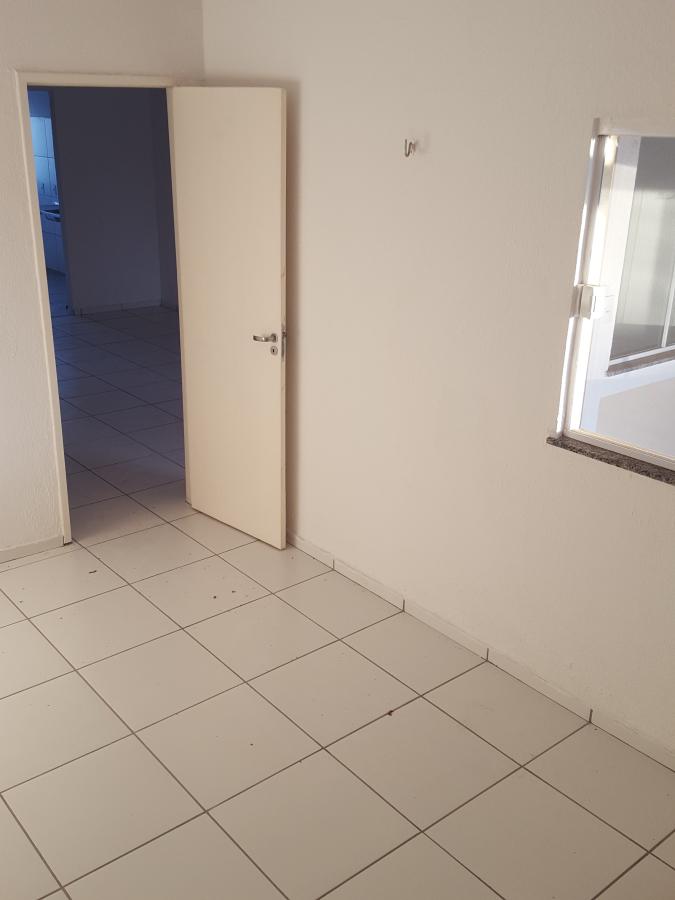 Apartamento para alugar com 2 quartos, 75m² - Foto 17