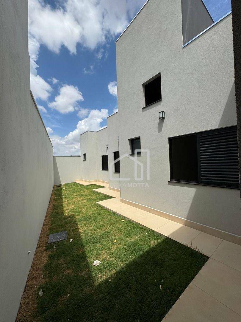 Casa à venda com 3 quartos, 153m² - Foto 2