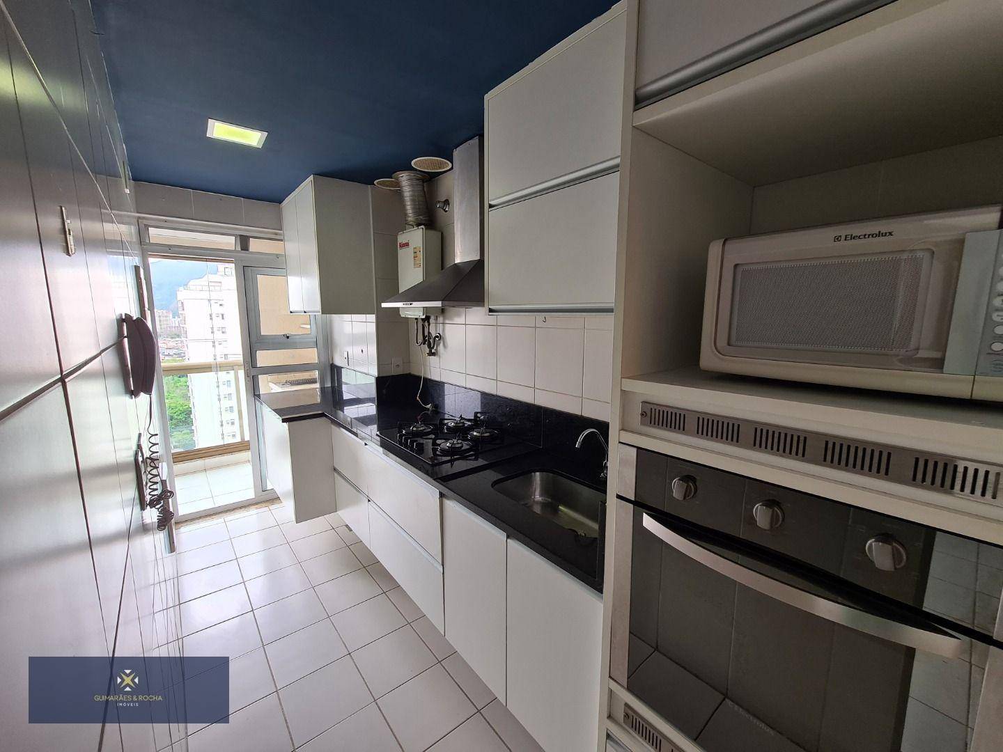 Apartamento à venda com 2 quartos, 77m² - Foto 4