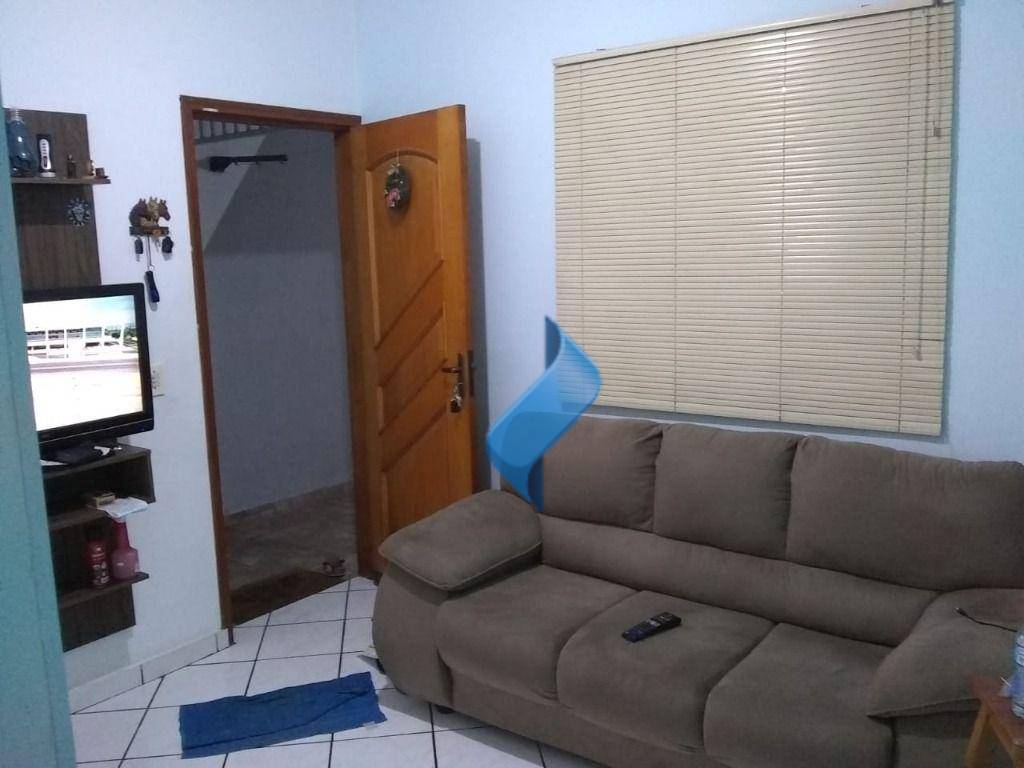 Casa à venda com 4 quartos, 107m² - Foto 1