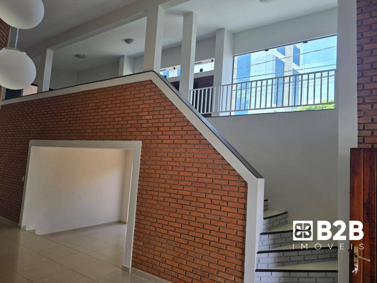Casa à venda com 5 quartos, 290m² - Foto 32