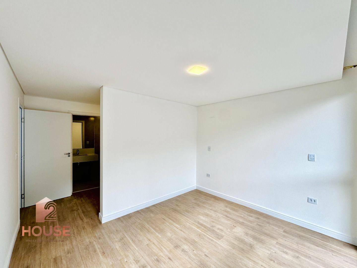 Casa de Condomínio à venda com 3 quartos, 300m² - Foto 3
