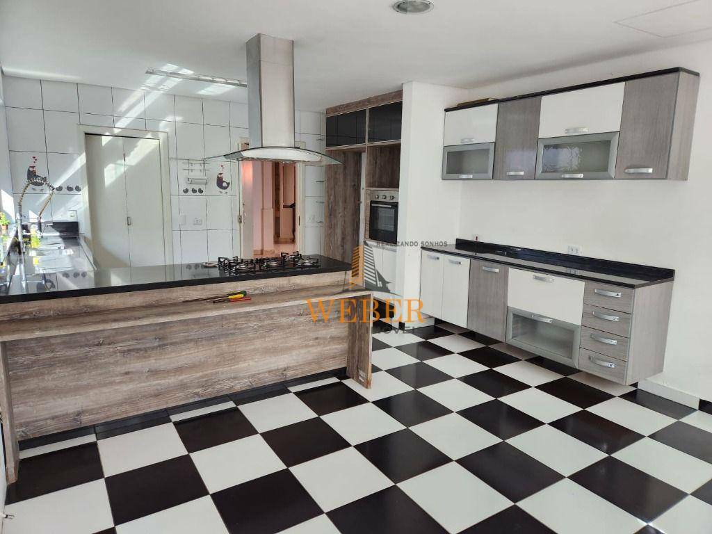 Sobrado à venda com 6 quartos, 240m² - Foto 30