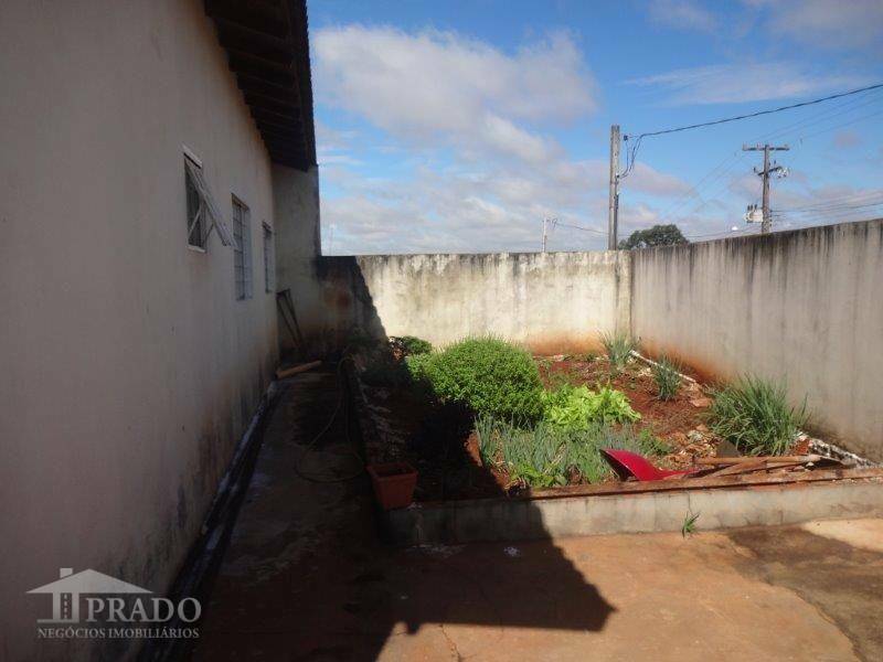 Casa à venda com 3 quartos, 110m² - Foto 2