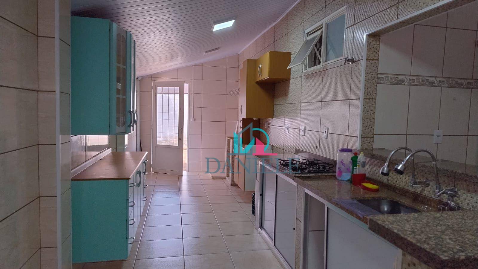 Casa à venda com 3 quartos, 150m² - Foto 4