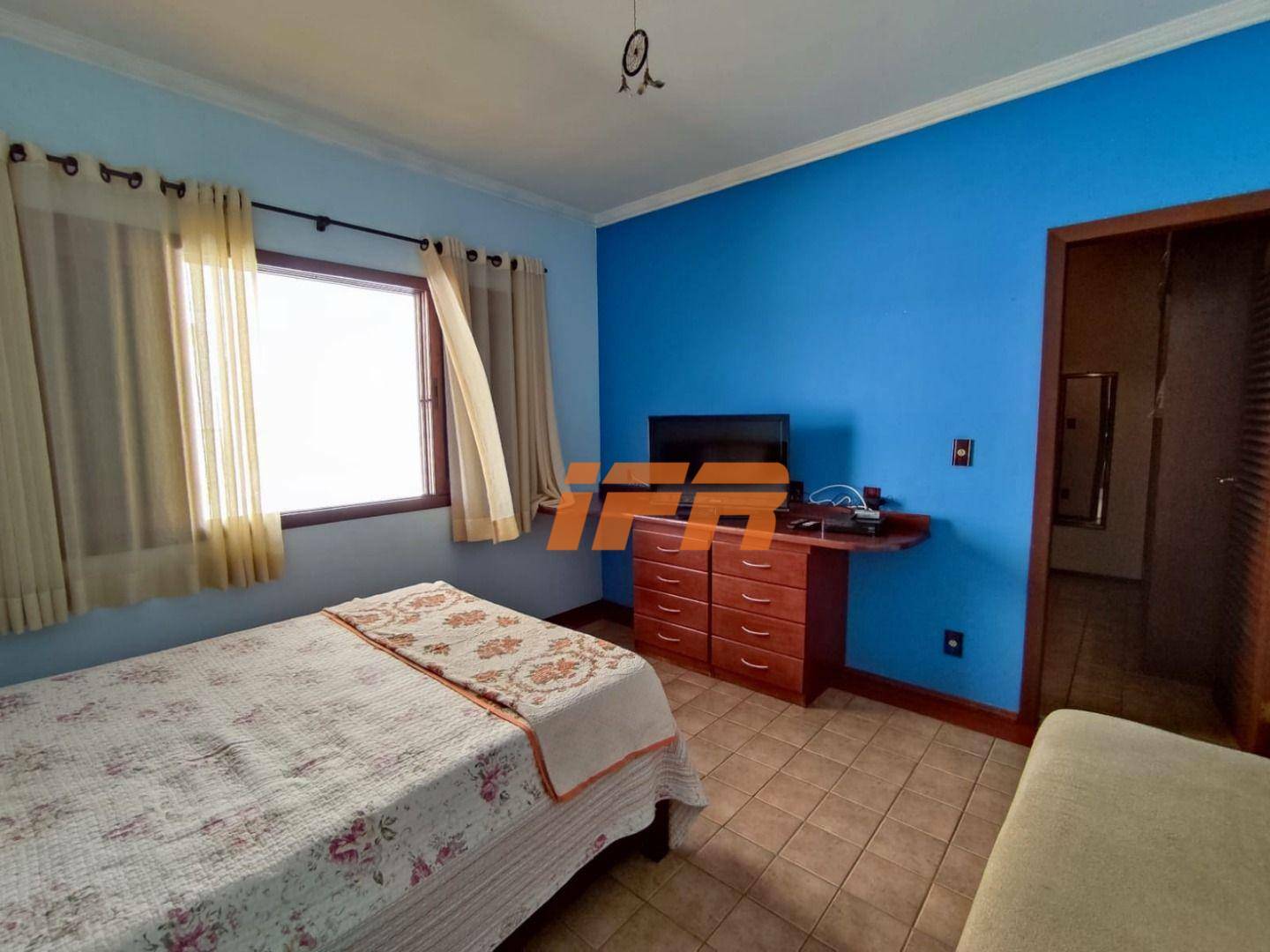 Sobrado à venda com 4 quartos, 300m² - Foto 28