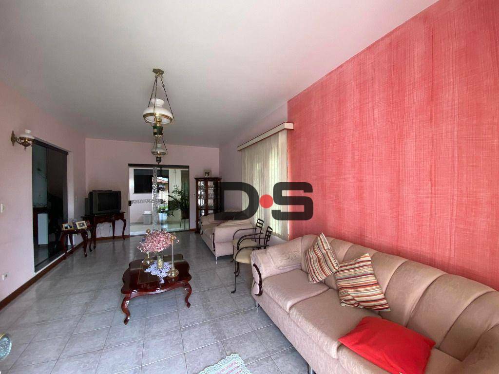 Sobrado à venda com 3 quartos, 185m² - Foto 1