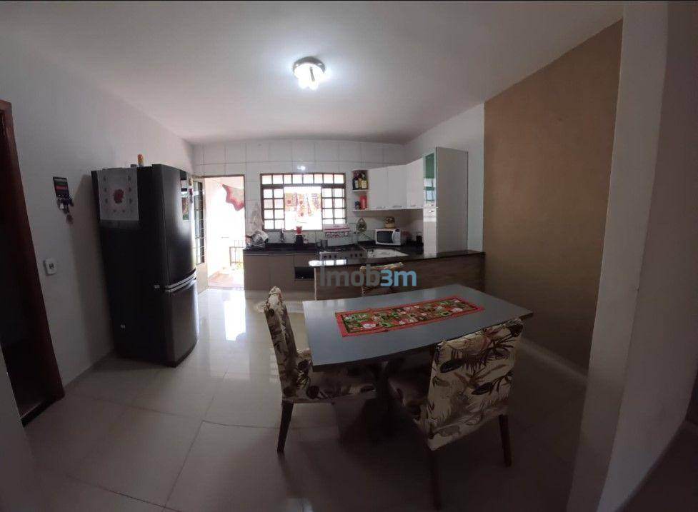 Casa à venda com 3 quartos, 94m² - Foto 5