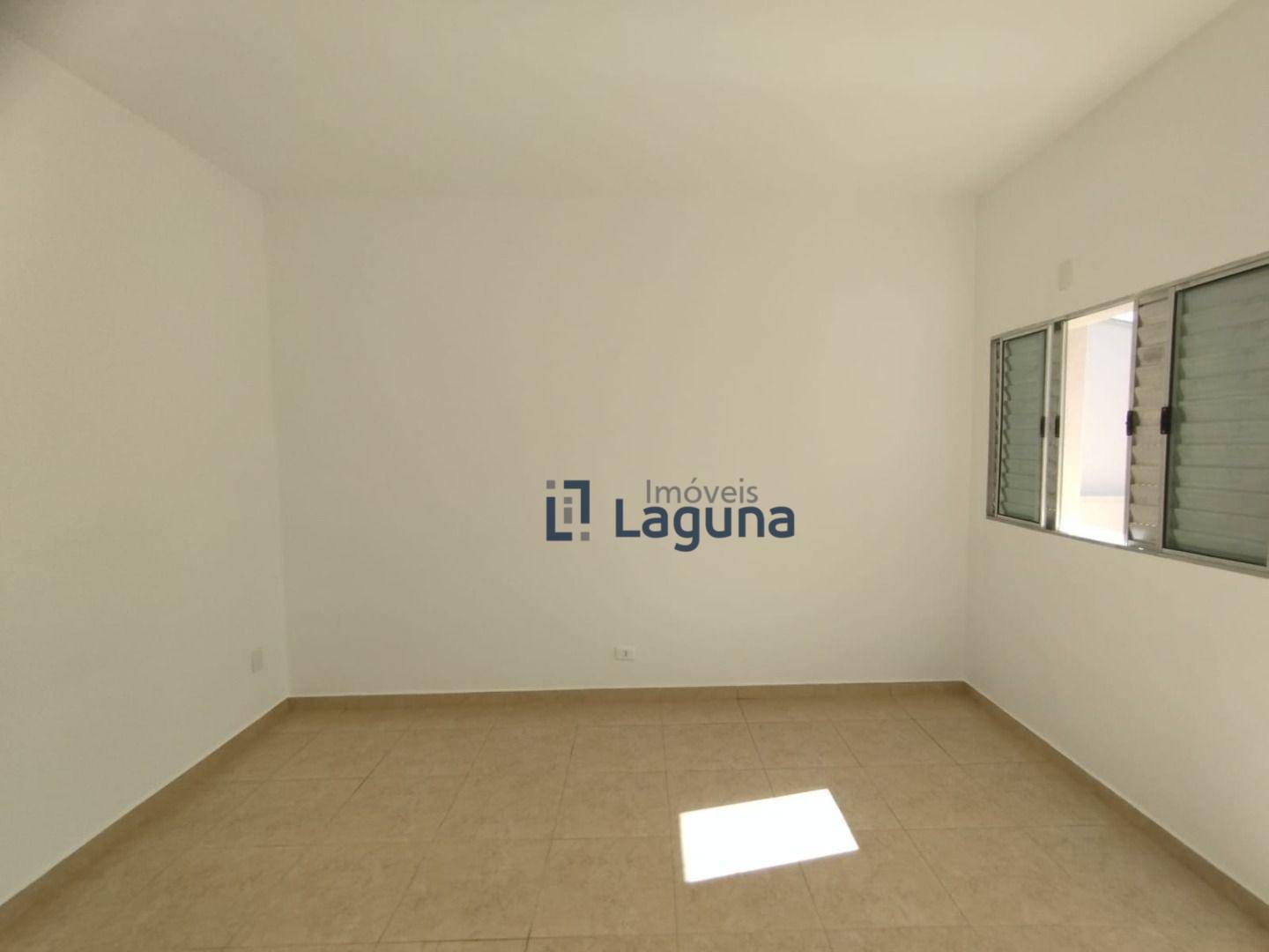 Casa para alugar com 2 quartos, 75m² - Foto 16