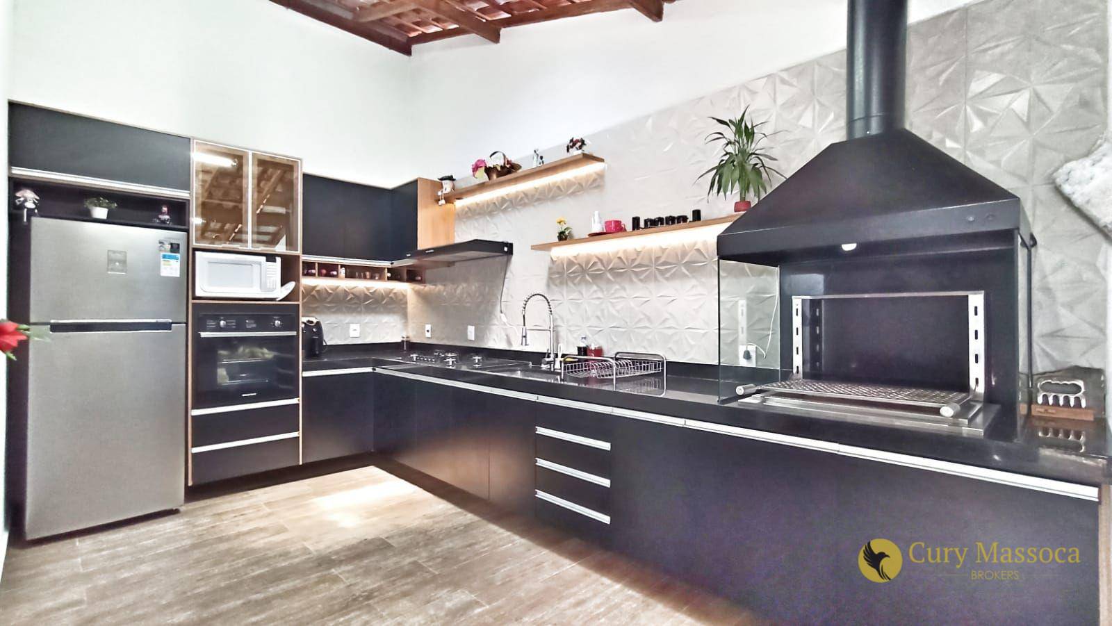 Casa à venda e aluguel com 3 quartos, 137m² - Foto 1