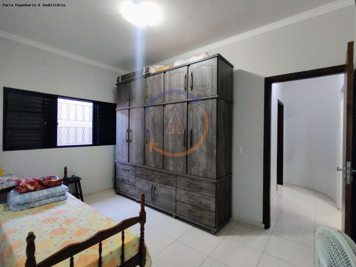 Casa à venda com 3 quartos, 200m² - Foto 16