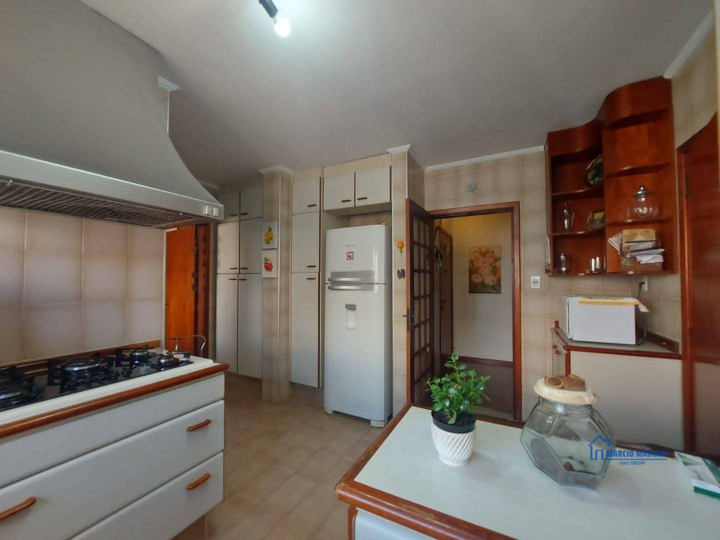 Apartamento à venda com 4 quartos, 240m² - Foto 18