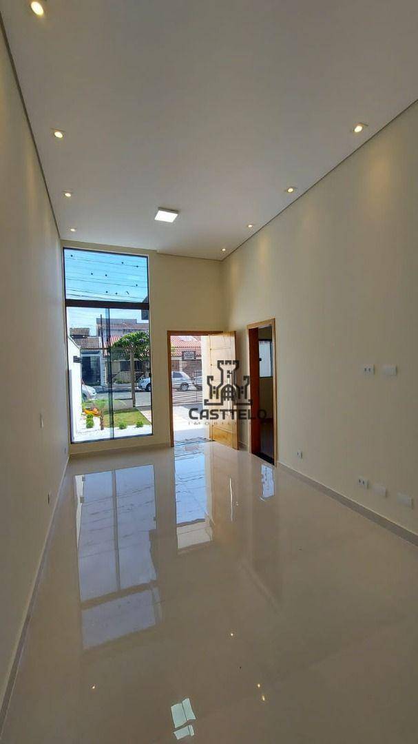 Casa à venda com 3 quartos, 79m² - Foto 2