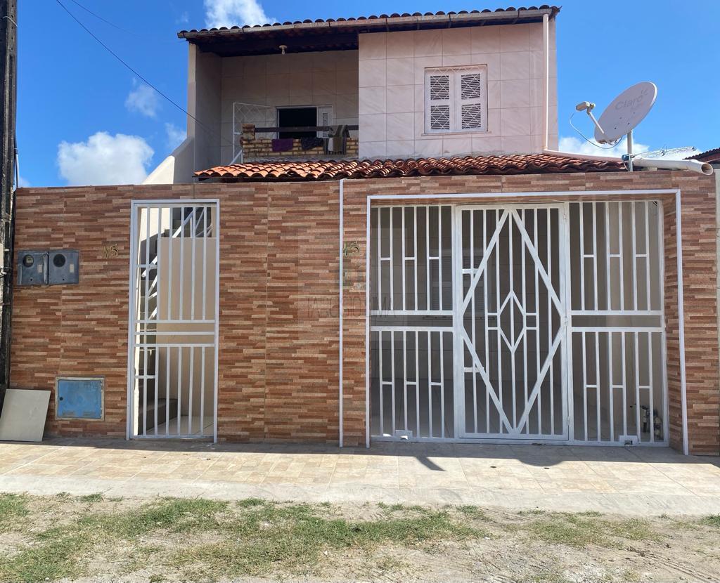 Casa à venda com 4 quartos, 214m² - Foto 1