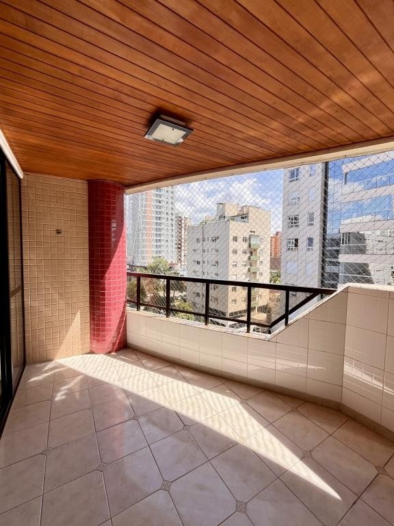 Apartamento à venda com 3 quartos, 204m² - Foto 24