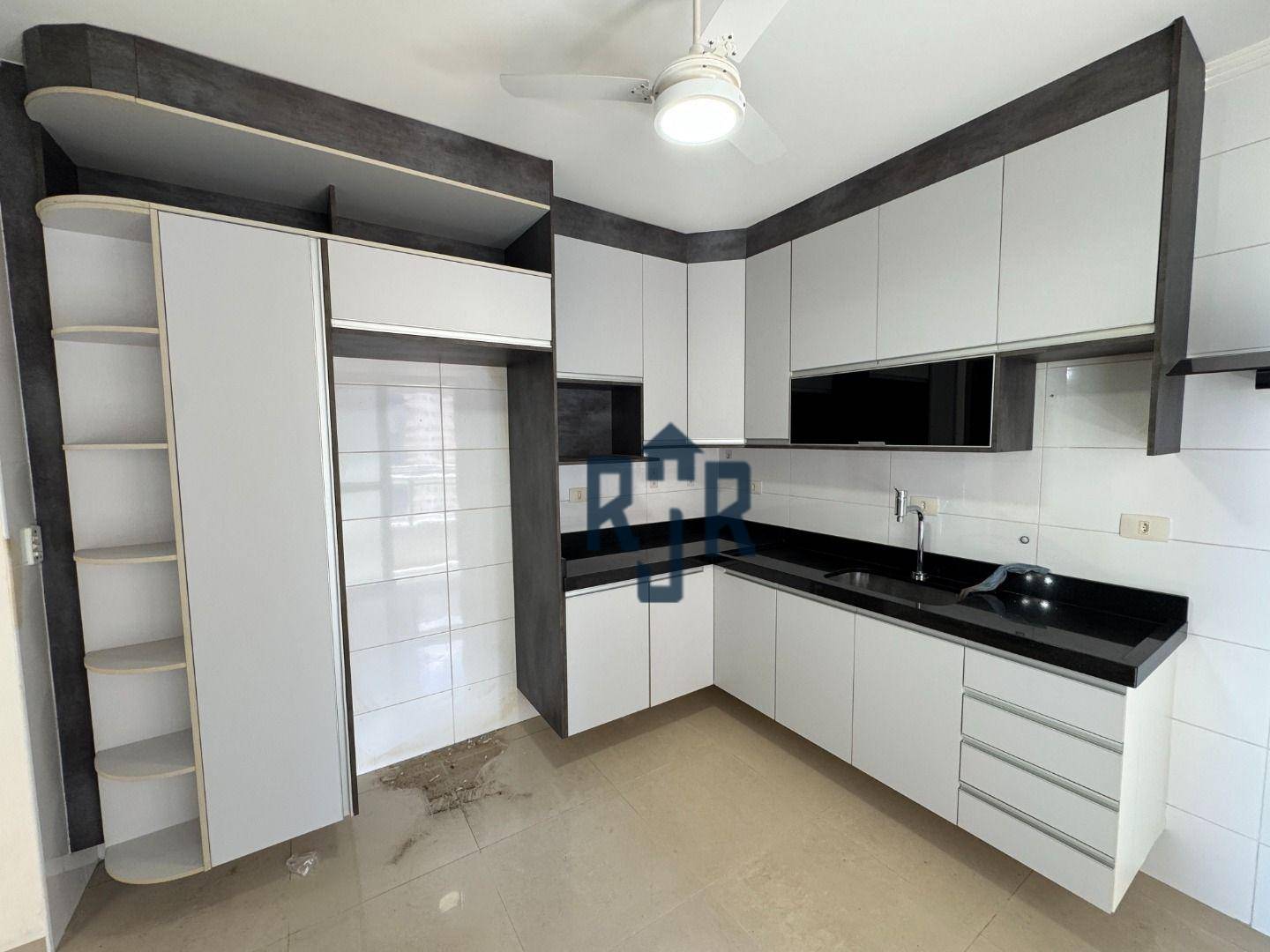 Apartamento à venda com 2 quartos, 106m² - Foto 13