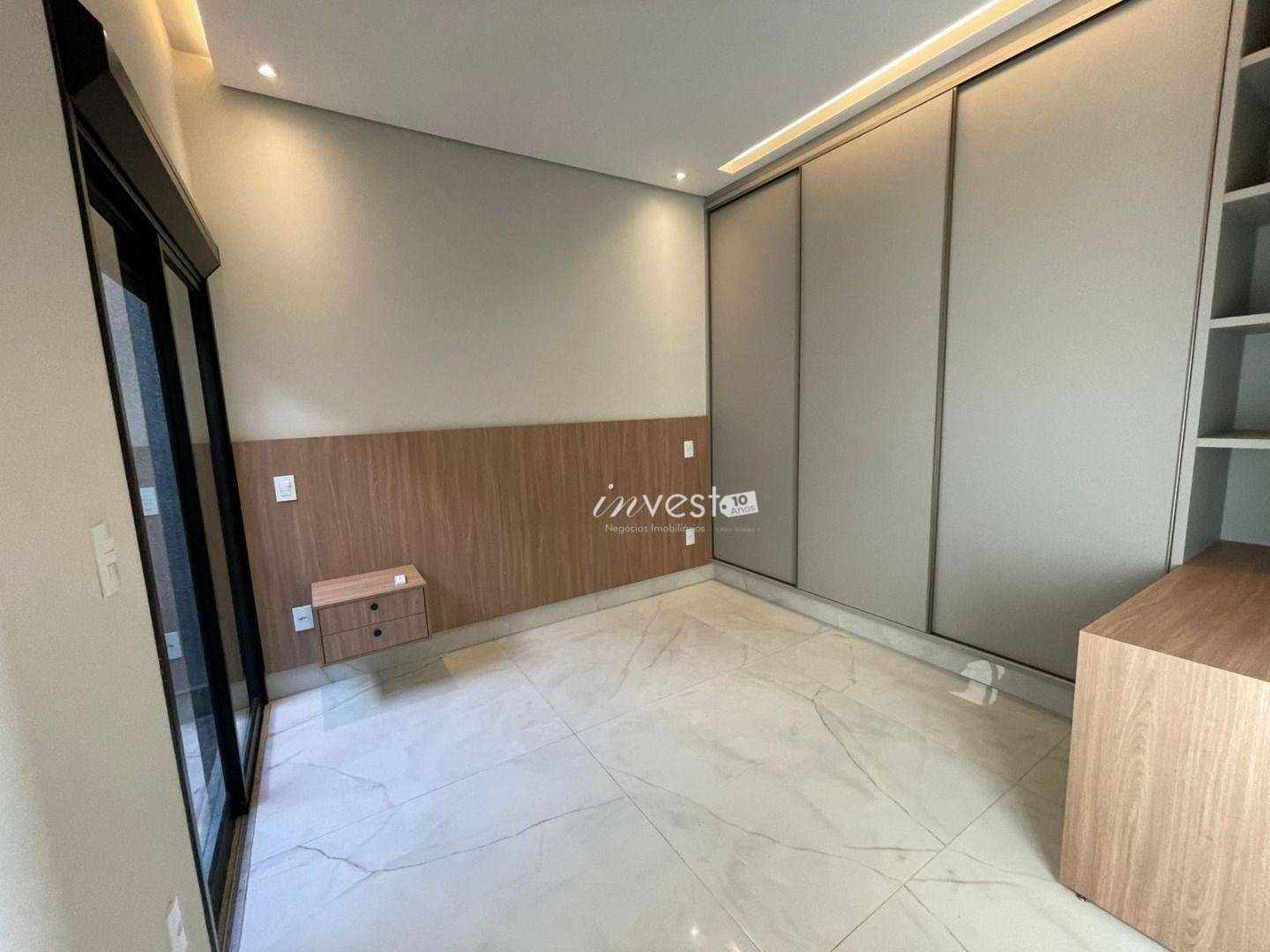 Casa à venda com 4 quartos, 273m² - Foto 14