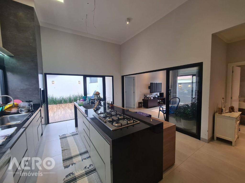 Casa à venda com 3 quartos, 210m² - Foto 9