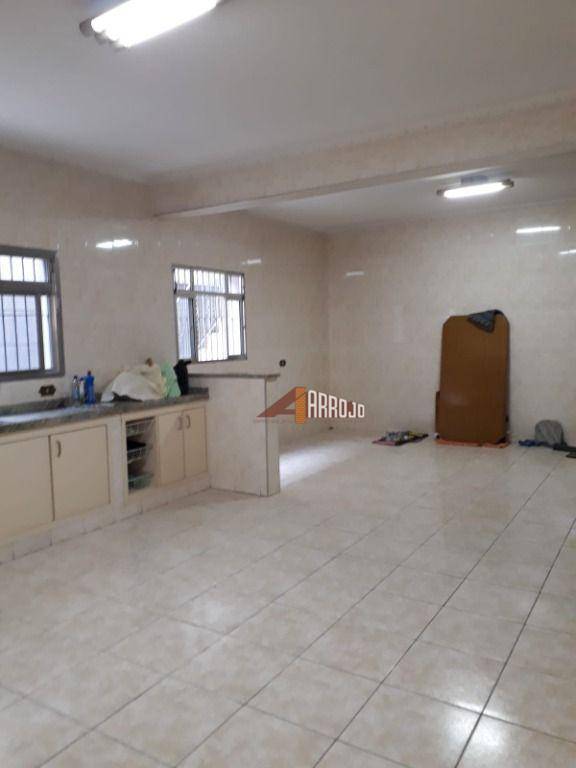 Sobrado à venda com 4 quartos, 359m² - Foto 1