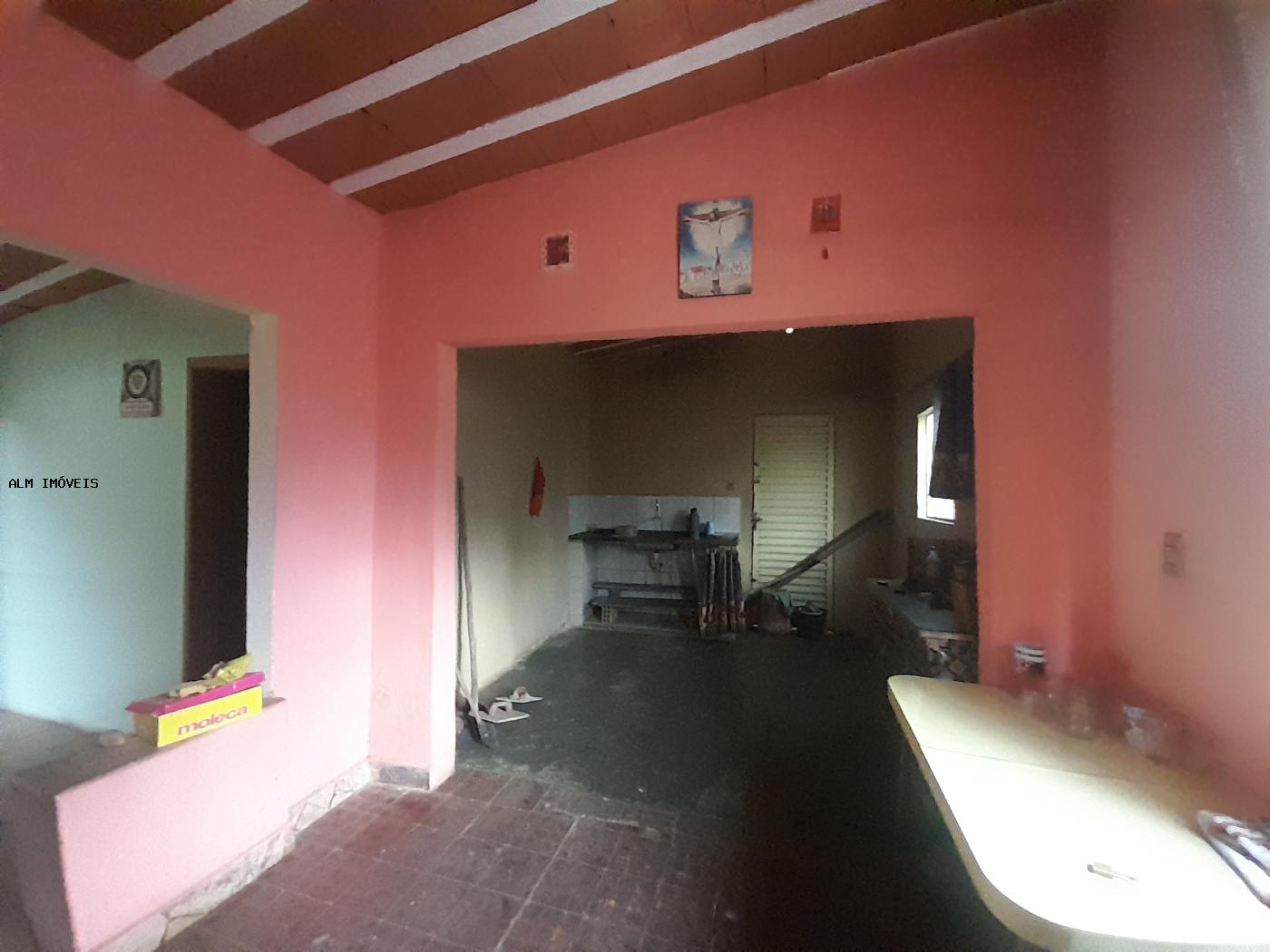 Casa à venda com 3 quartos, 370m² - Foto 2