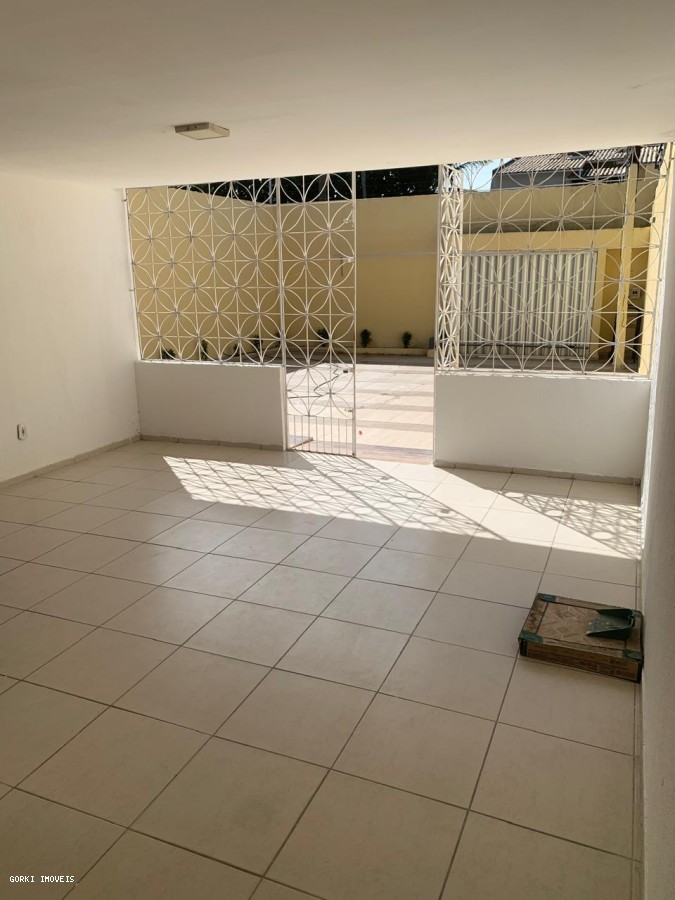 Casa à venda com 4 quartos, 151m² - Foto 11