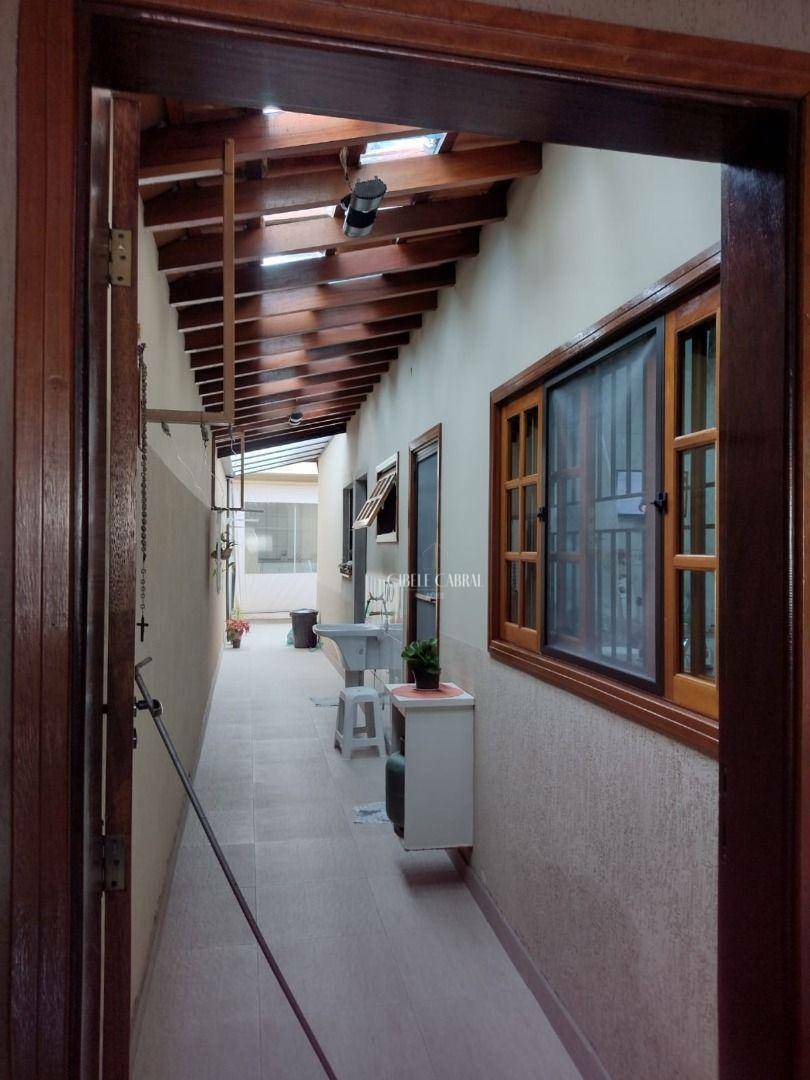 Casa à venda com 3 quartos, 190m² - Foto 17