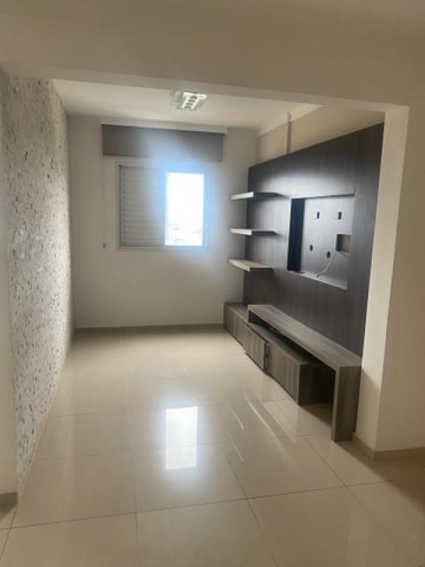 Sobrado à venda com 4 quartos, 240m² - Foto 1