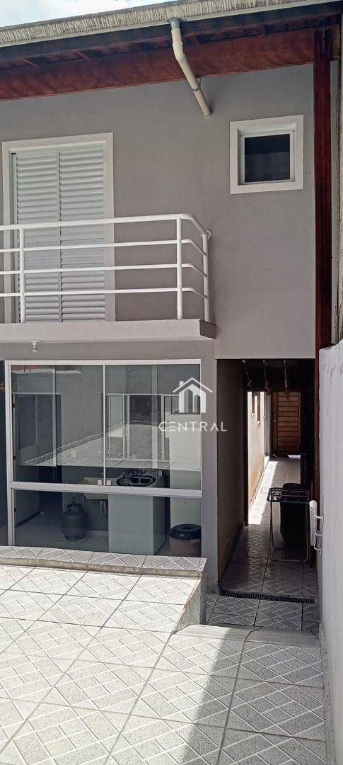 Sobrado à venda com 3 quartos, 121m² - Foto 1