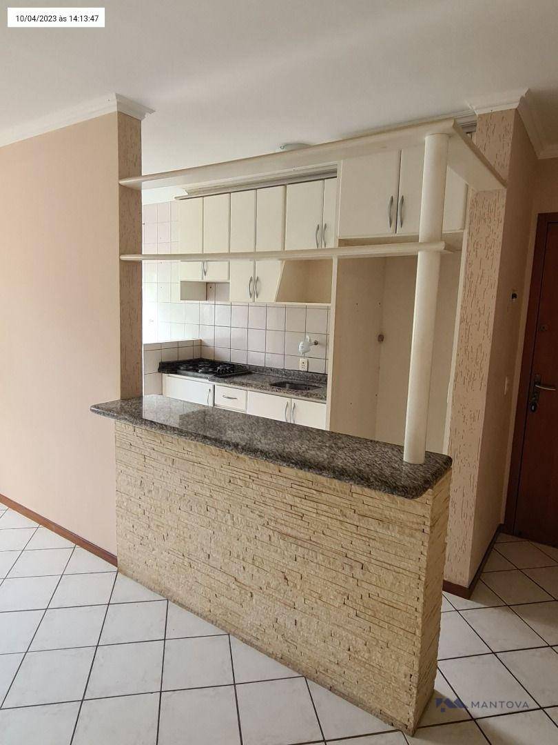 Apartamento à venda com 3 quartos, 61m² - Foto 2