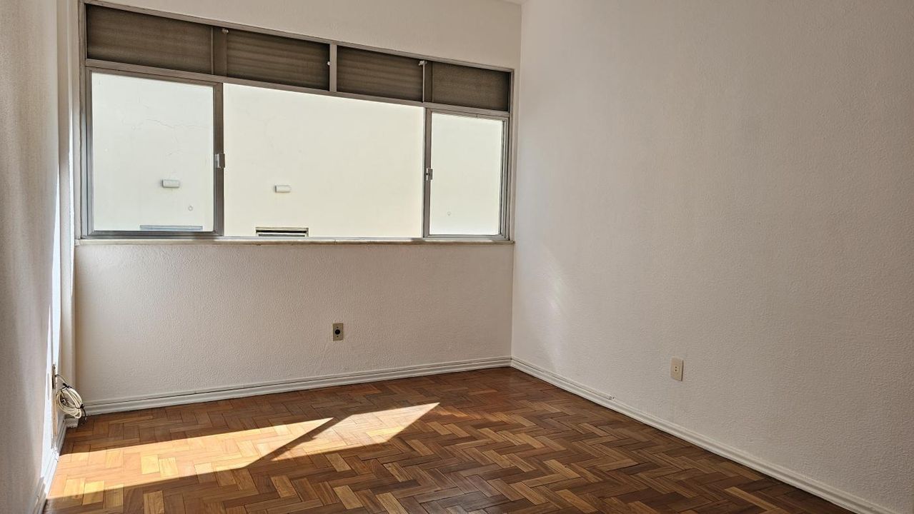 Apartamento à venda com 1 quarto, 37m² - Foto 2