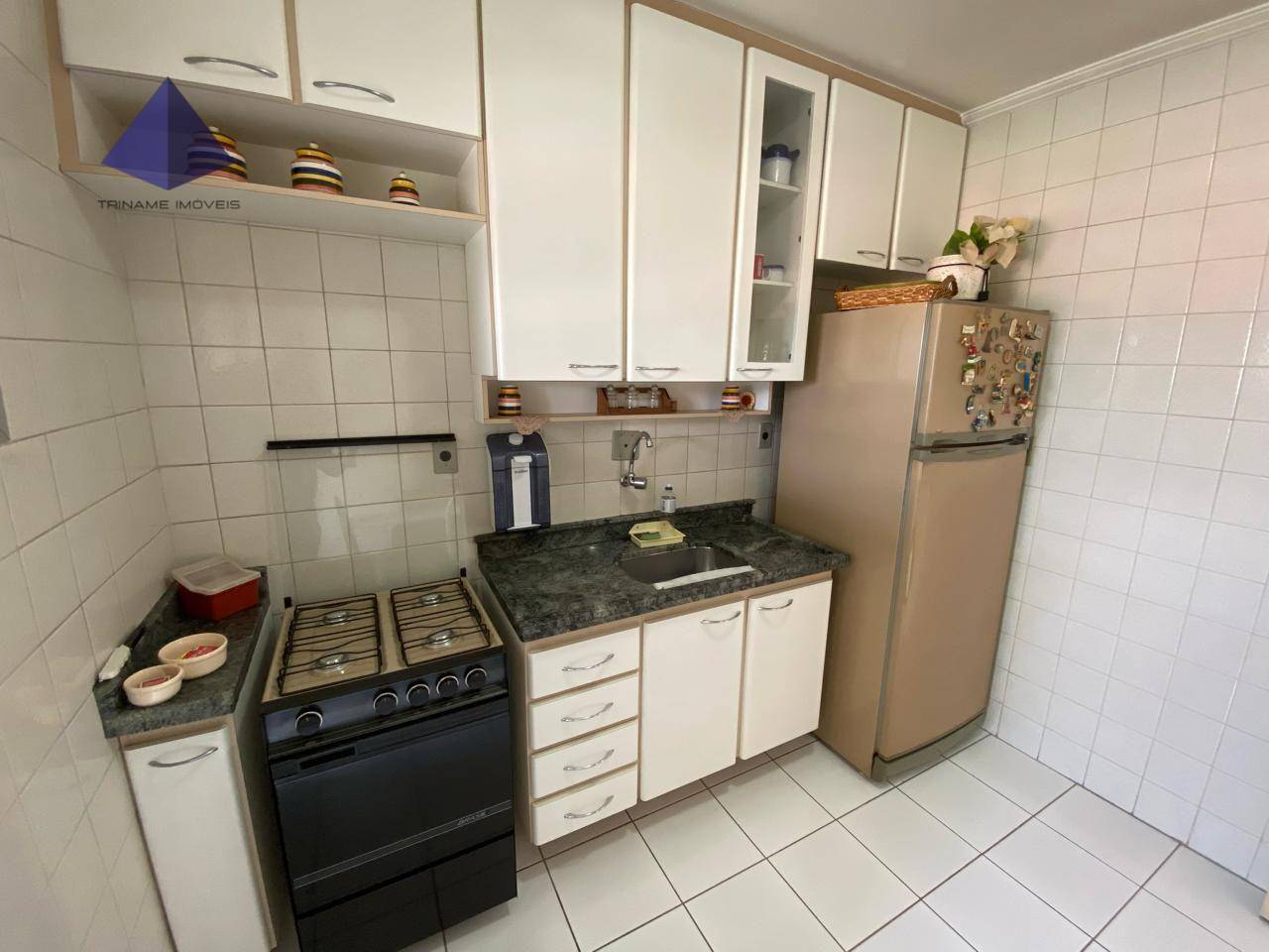 Apartamento à venda com 2 quartos, 65m² - Foto 2