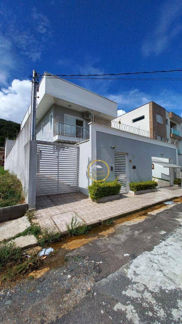 Casa à venda com 3 quartos, 196m² - Foto 4