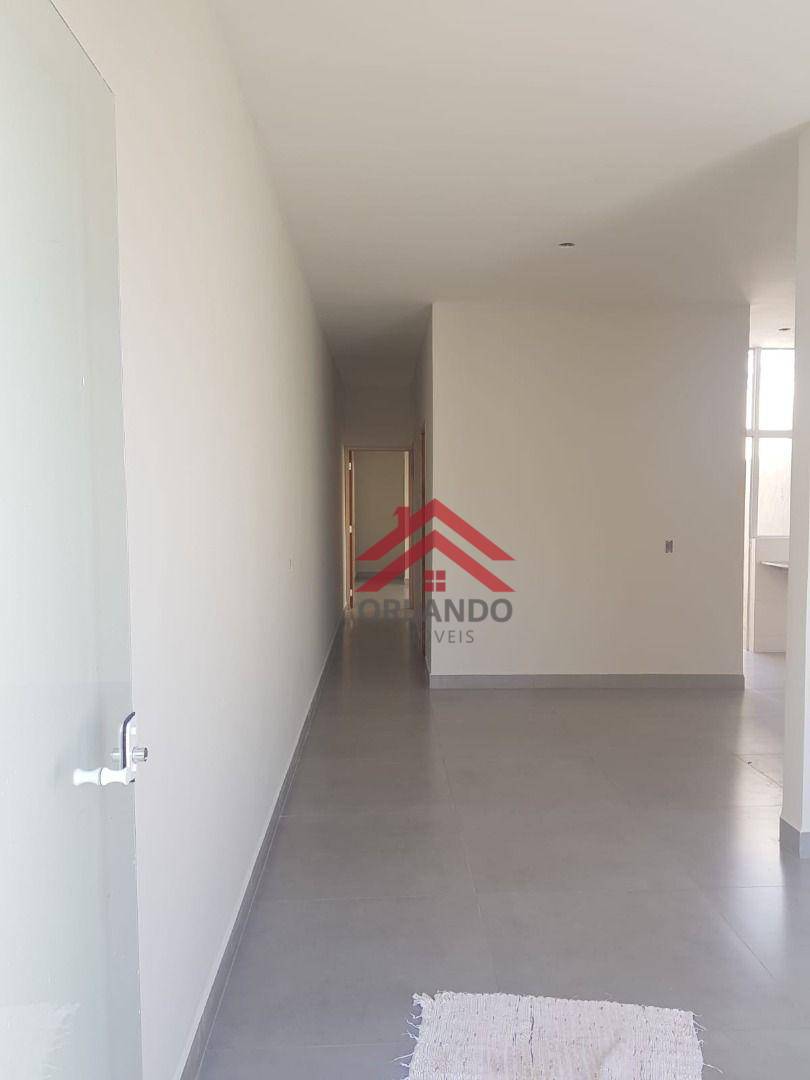 Casa à venda com 2 quartos, 64m² - Foto 1