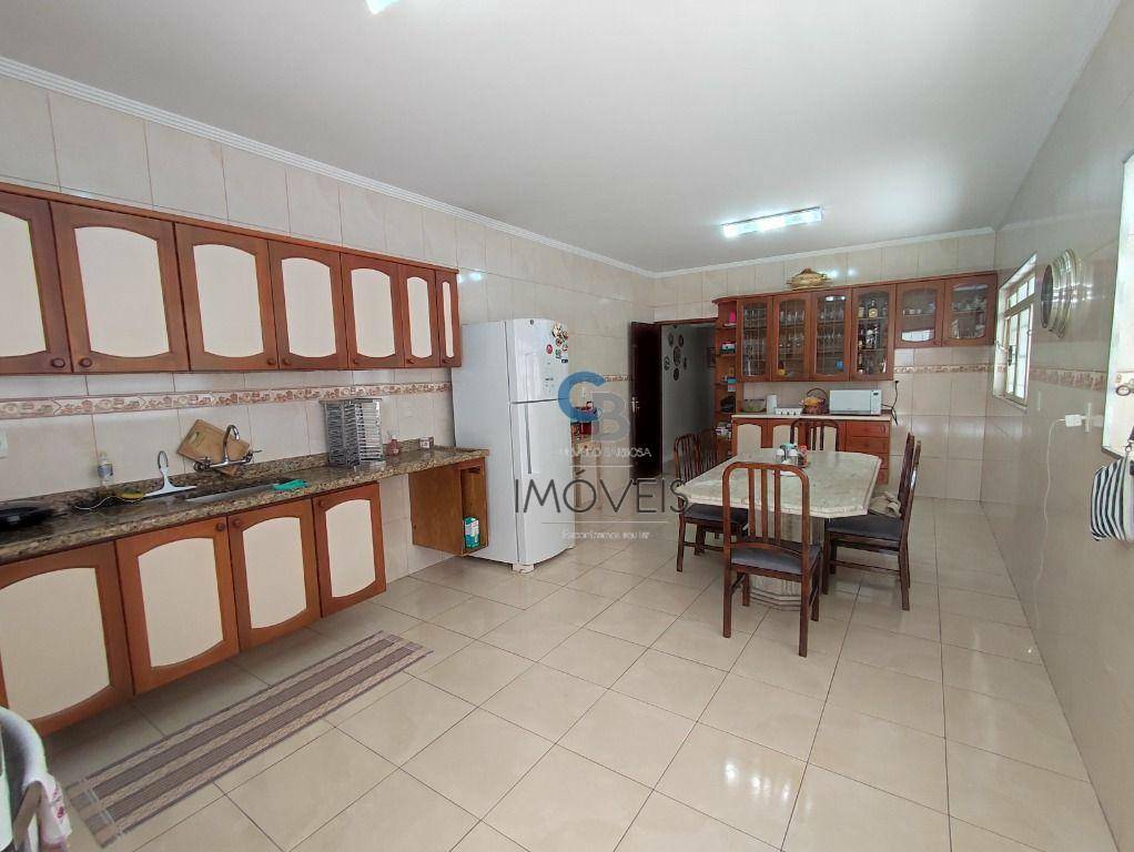 Sobrado à venda com 4 quartos, 300m² - Foto 15